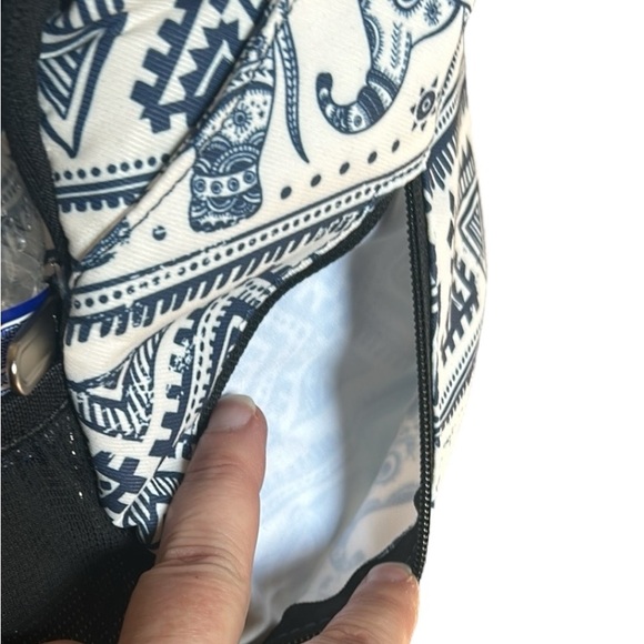 Elephant Geometric Print Sling Backpack with makeup bag & keychain Blue & White - Picture 10 of 16